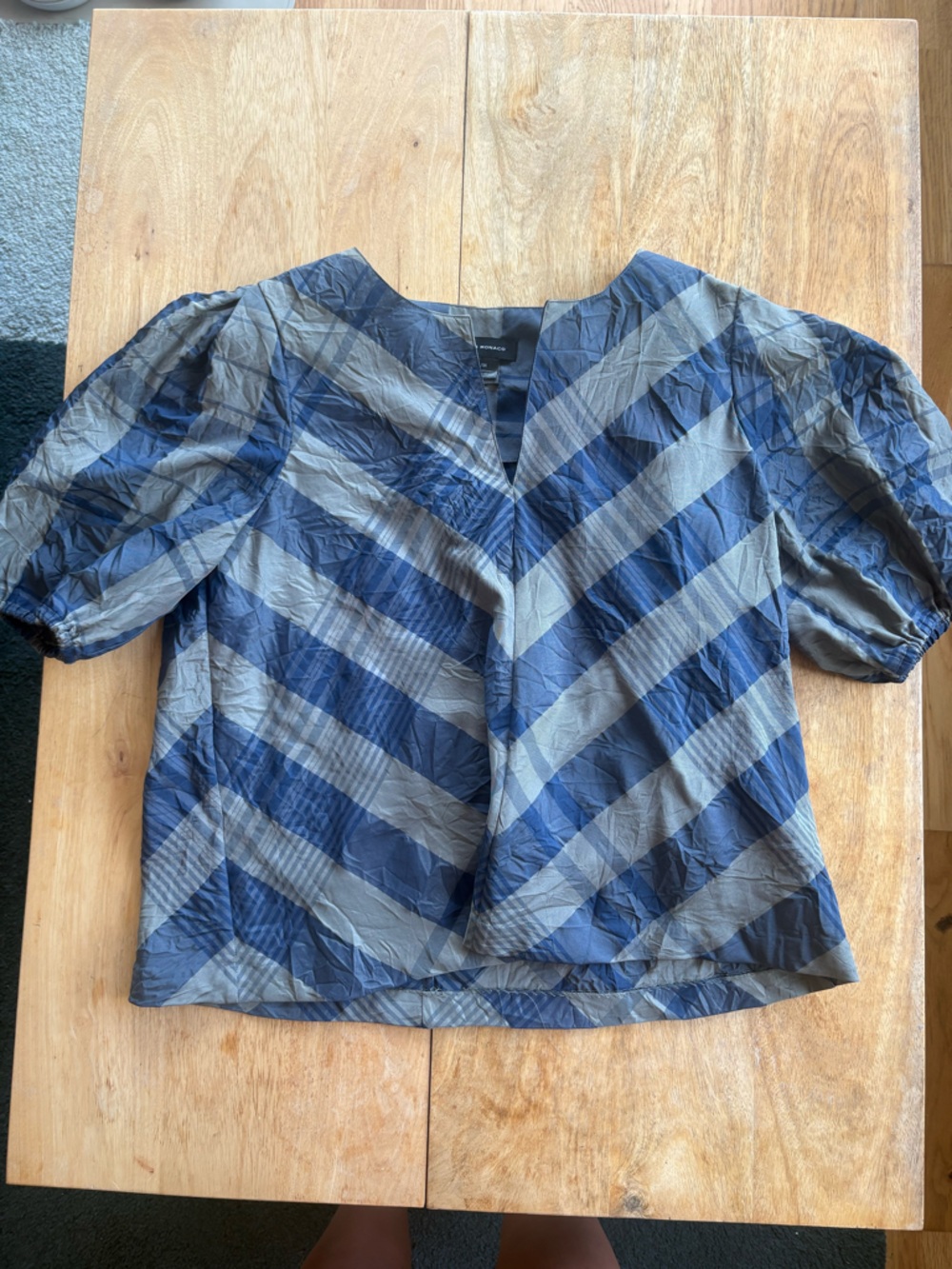 Club Monaco - Women's Puff-Sleeve V-Neck Top in Blue and Gray - M